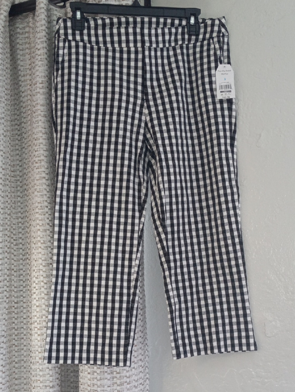 Time and Tru Black and White Gingham Pants